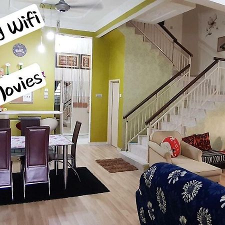E&A Homestay Klia/ Sepang/ Nilai Kültér fotó