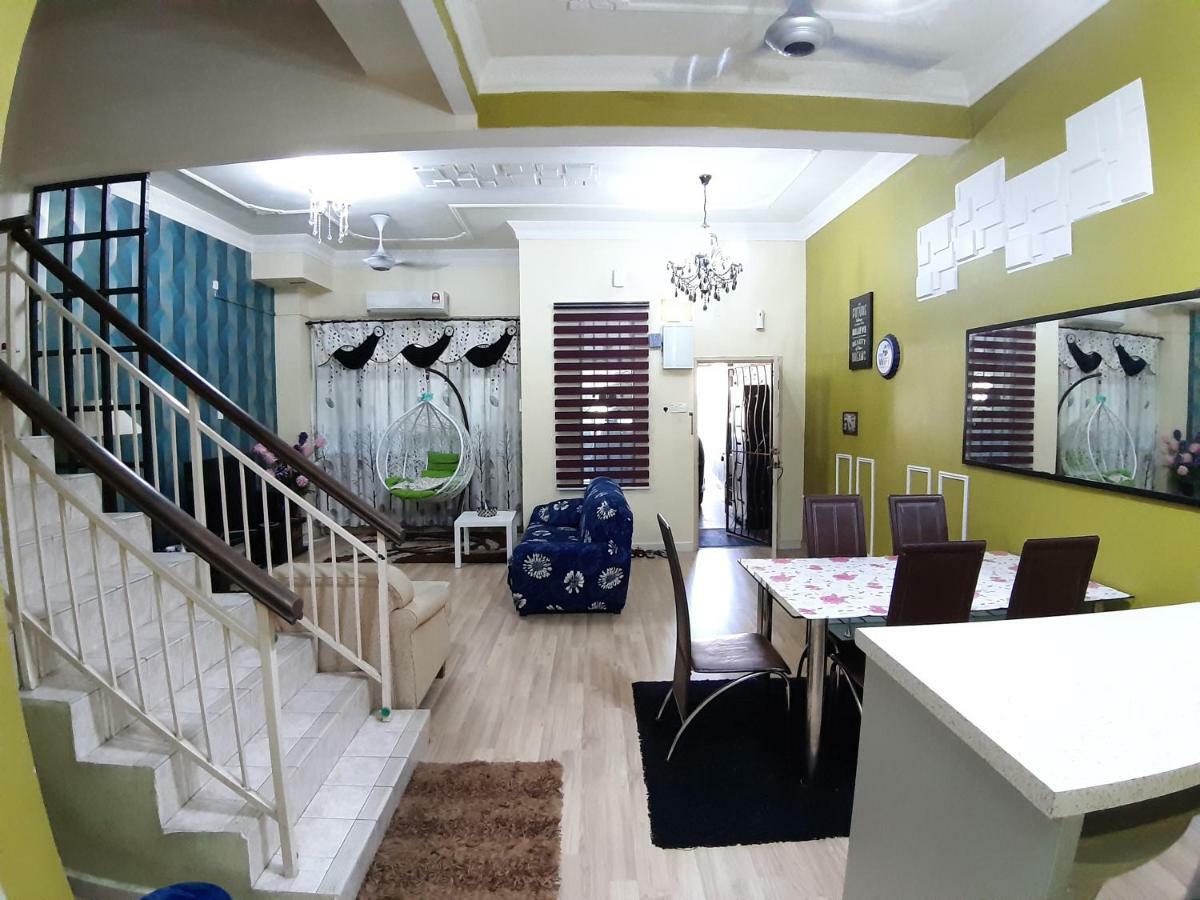 E&A Homestay Klia/ Sepang/ Nilai Kültér fotó