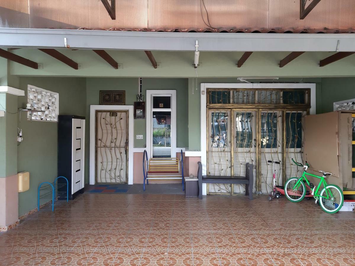 E&A Homestay Klia/ Sepang/ Nilai Kültér fotó